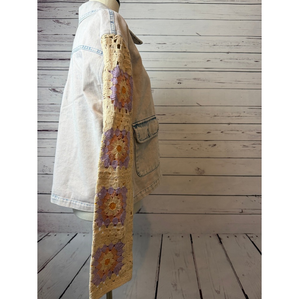 Mystree Crochet Sleeve Denim Jacket Medium Light Wash Floral Granny Square Boho - Picture 12 of 13